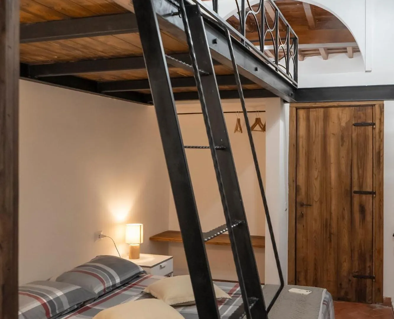 Domus Superior Capocci - Colosseum - Rione Monti Apartment Rome Italy
